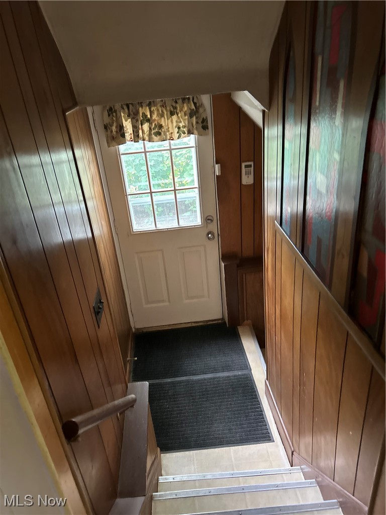 11406 Bellaire Road Cleveland, OH 44111 - Photo 18 of 28 Entryway to basement