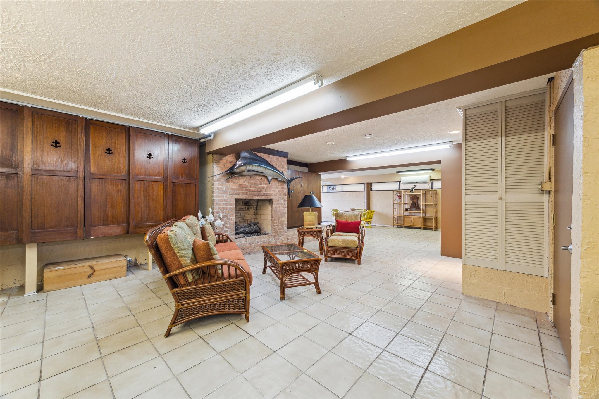 2414 Baycrest Drive Houston, TX 77058 - Photo 35 of 48 a outdoor living space with furniture
