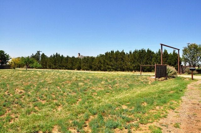 6450 Foster Road Ropesville, TX 79358 - Photo 2 of 10 Entrance up to the house.