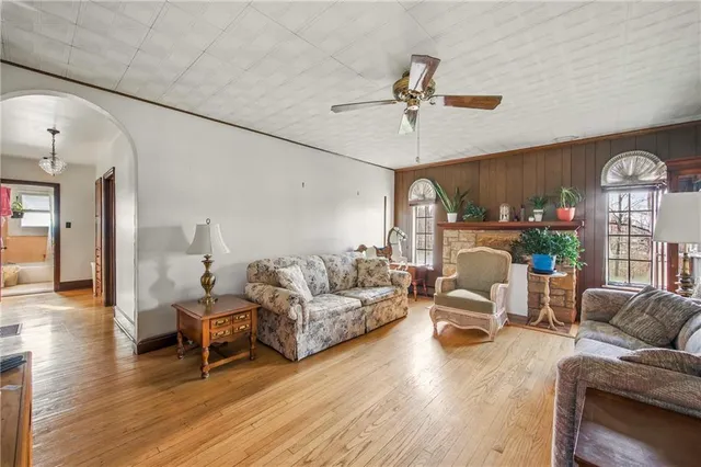 $299,900 | 2341 South Hermitage Road, Hermitage, PA 16148