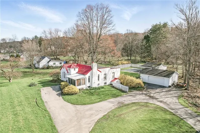 $299,900 | 2341 South Hermitage Road, Hermitage, PA 16148