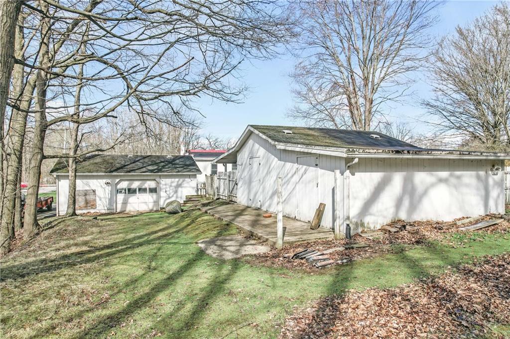 2341 South Hermitage Road Hermitage, PA 16148 - Photo 5 of 28 a view of a backyard of the house