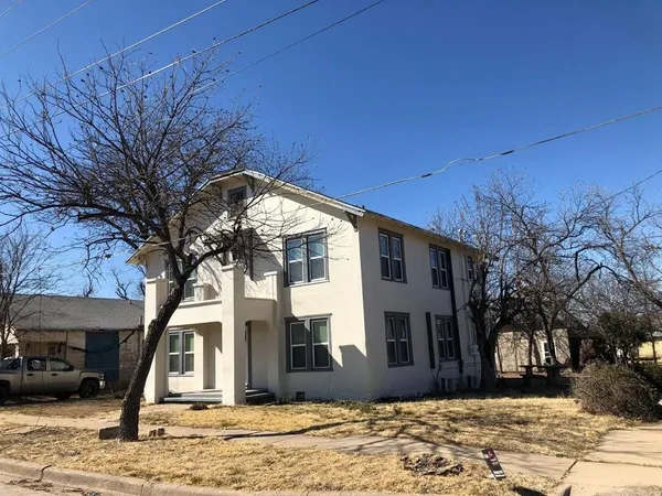 $595 | 502 Cottonwood Street, Unit 4, Coleman, TX 76834