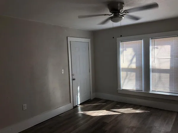$595 | 502 Cottonwood Street, Unit 4, Coleman, TX 76834