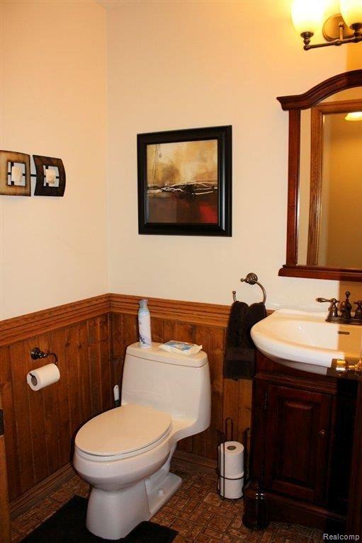 79343 Fisher Road Romeo, MI 48065 - Photo 19 of 23 Powder Room.jpg