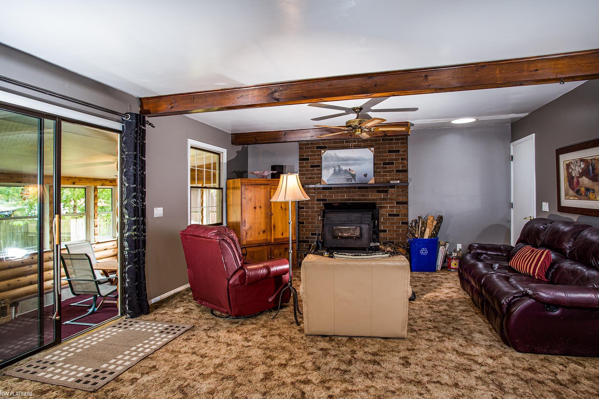 8567 Lakeshore Road Lexington, MI 48450 - Photo 6 of 38 50112146-5.JPG