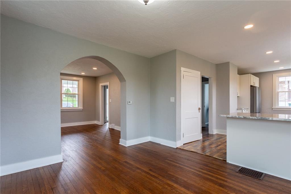 321 Hawthorne Road Pittsburgh, PA 15209 - Photo 5 of 24 Gallery Image 5
