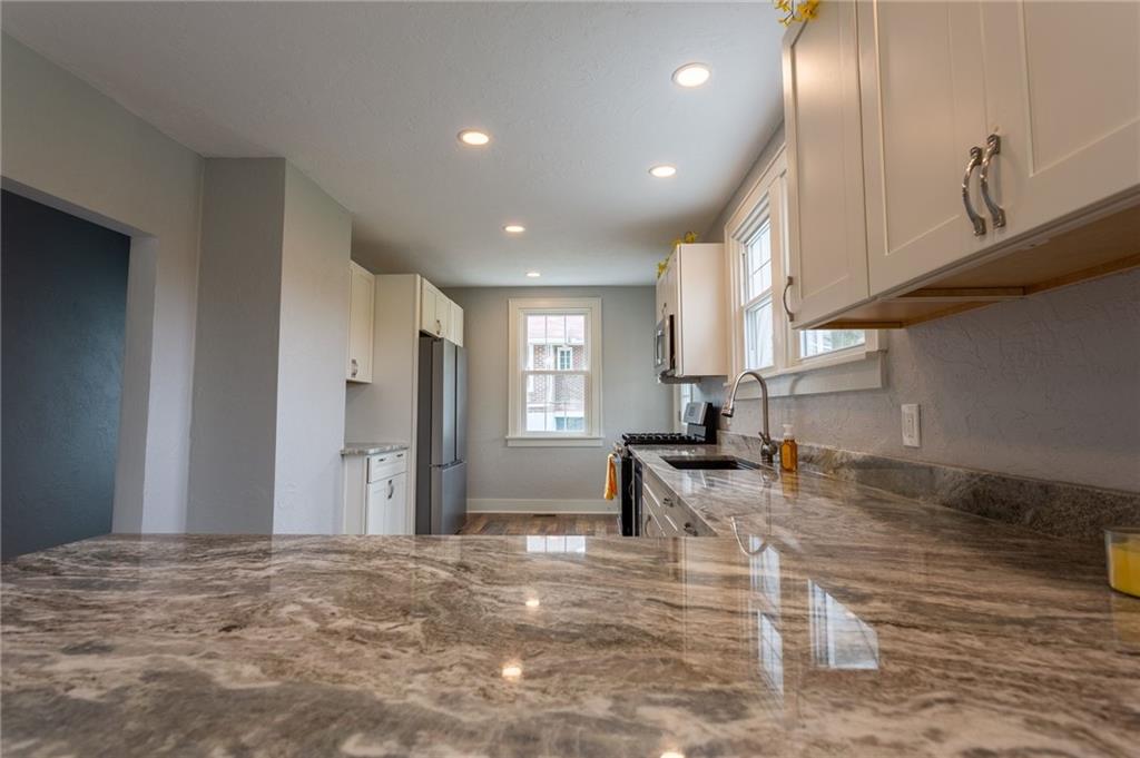 321 Hawthorne Road Pittsburgh, PA 15209 - Photo 7 of 24 Gallery Image 7