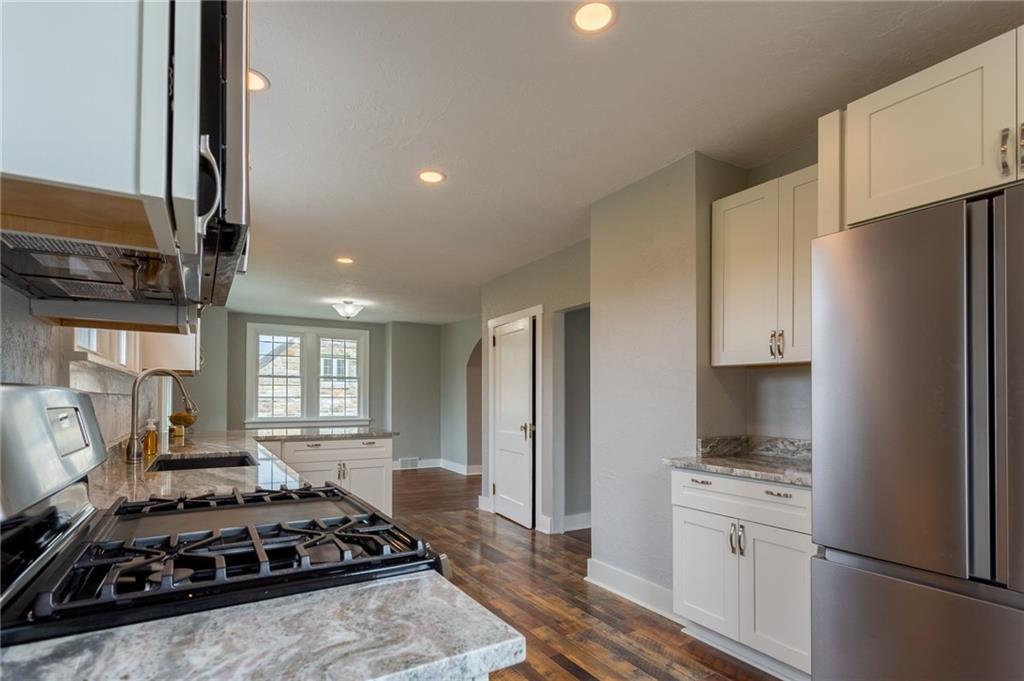 321 Hawthorne Road Pittsburgh, PA 15209 - Photo 8 of 24 Gallery Image 8