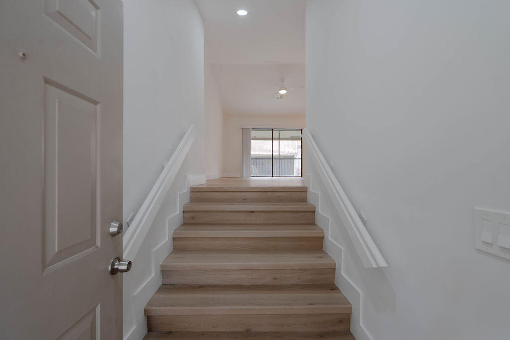5710 Coach House Circle, Unit G Boca Raton, FL 33486 - Photo 3 of 24 DSC08389