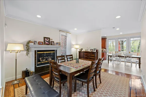 $2,988,000 | 8 Wesey Court, Great Neck, NY 11024