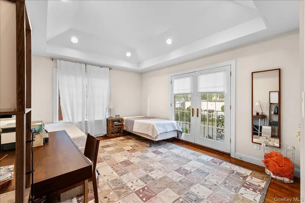 $2,988,000 | 8 Wesey Court, Great Neck, NY 11024