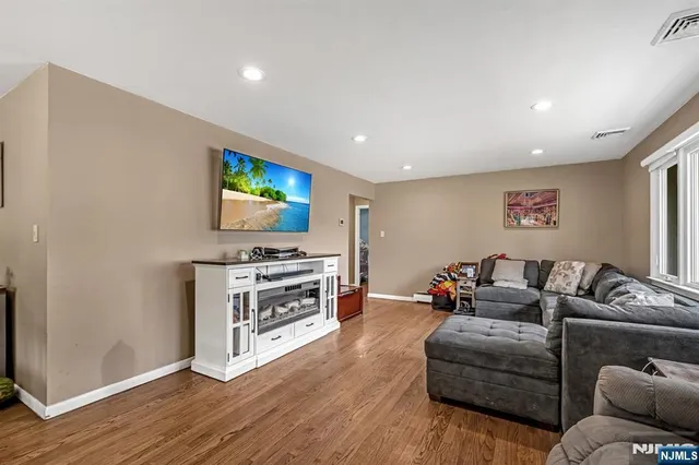 $649,000 | 321 Henley Avenue, New Milford, NJ 07646