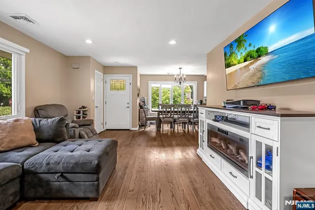 $649,000 | 321 Henley Avenue, New Milford, NJ 07646