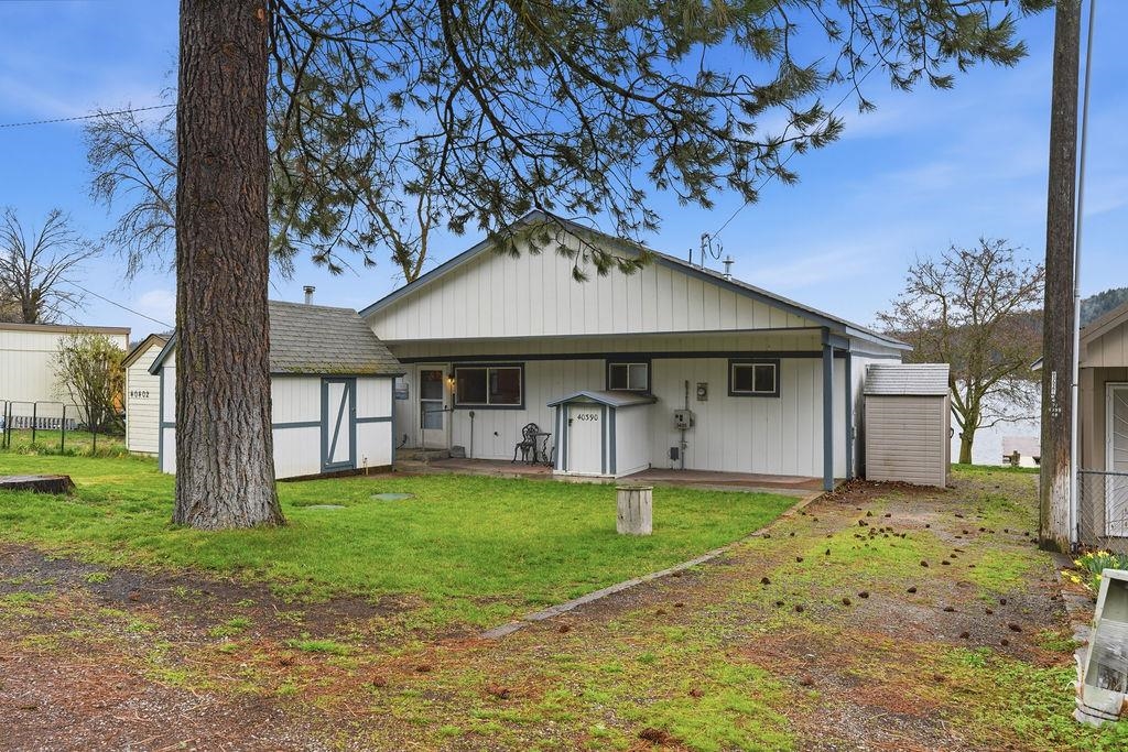 40390 Sunnyside Beach Road Loon Lake, WA 99148 - Photo 3 of 43