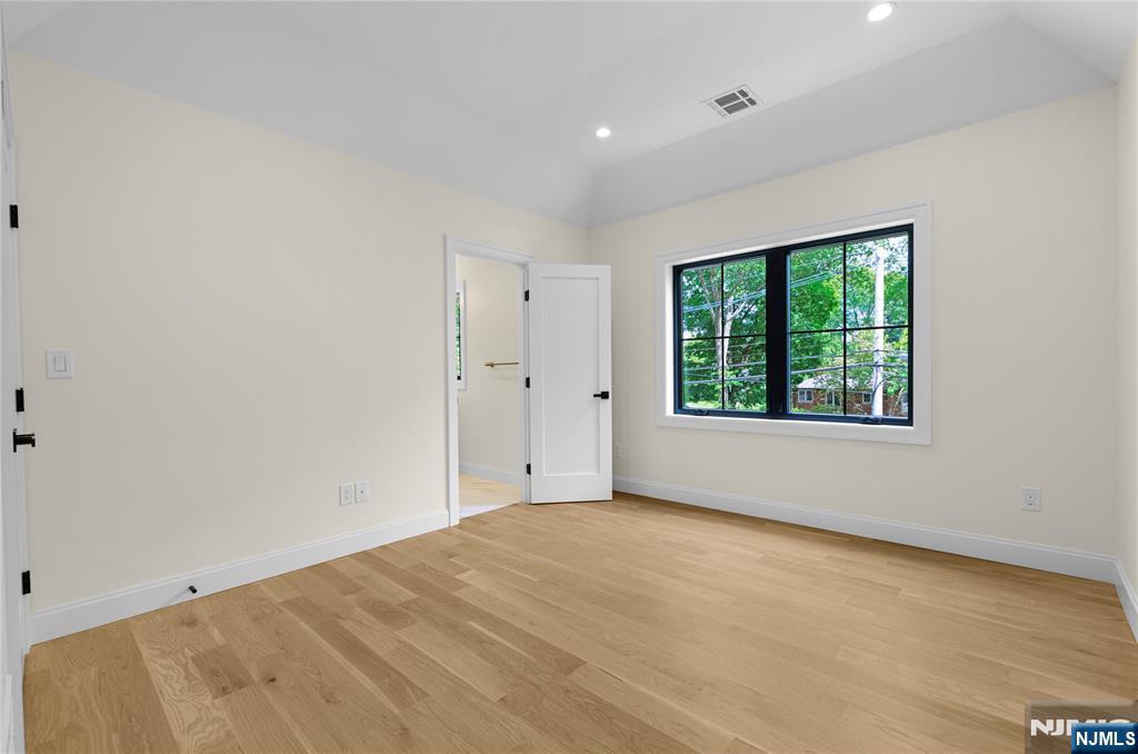 10 Radburn Road Glen Rock, NJ 07452 - Photo 24 of 38 Gallery Image 24
