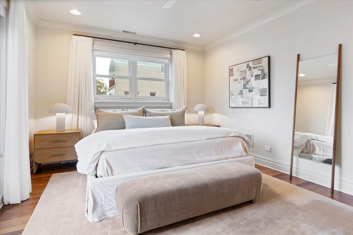 1346 West Addison Street, Unit 3E Chicago, IL 60613 - Photo 17 of 40 Gallery Image 17