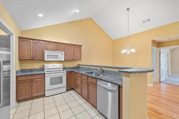 $225,000 | 1901 Appling Oaks Circle, Unit 14, Cordova, TN 38016