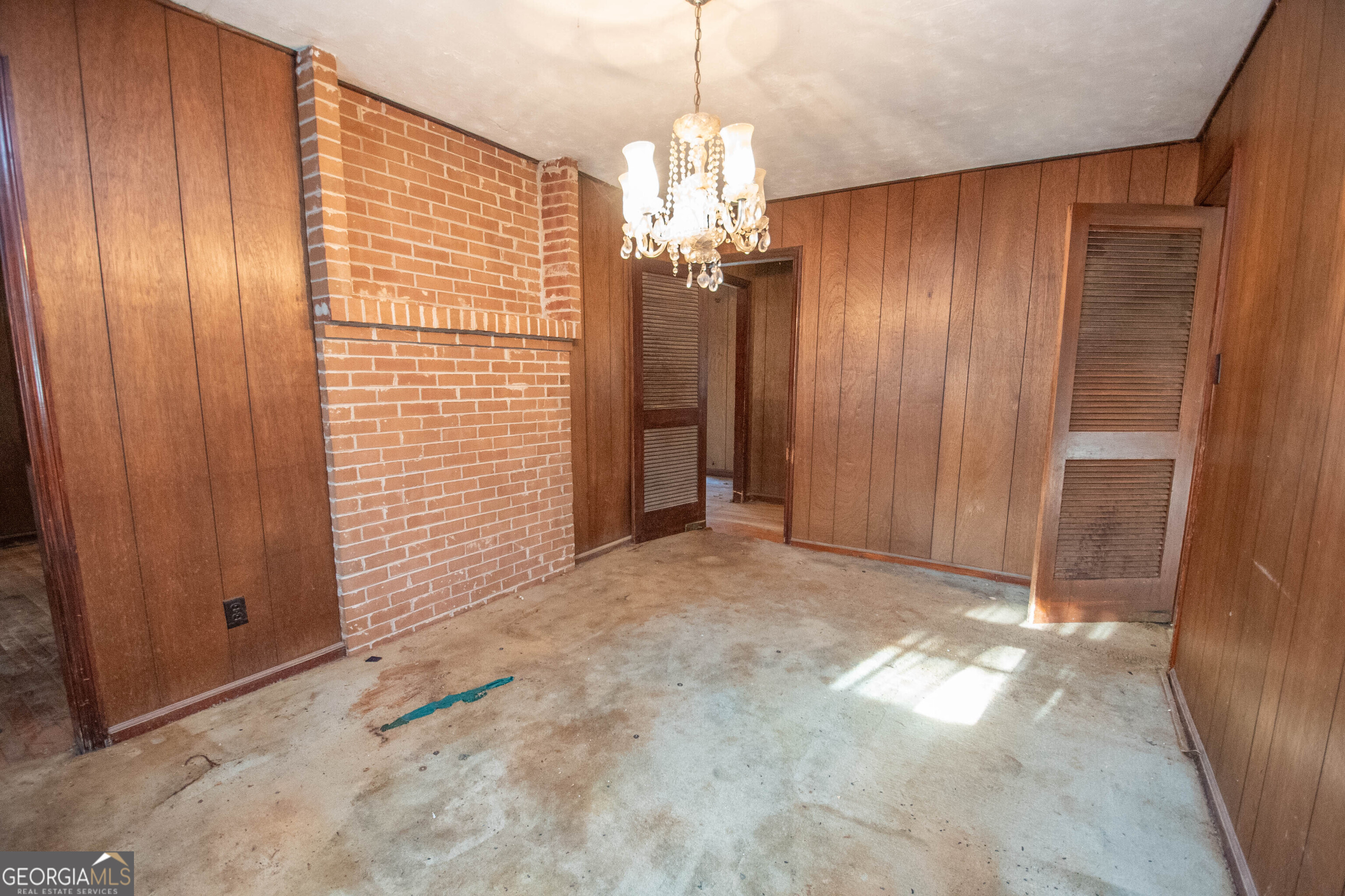 980 Grandma Branch Road Grantville, GA 30220 - Photo 9 of 33 a view of livingroom with window