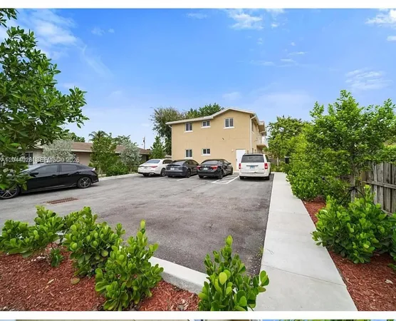 $2,350 | 2311 Scott Street, Unit 2, Hollywood, FL 33020