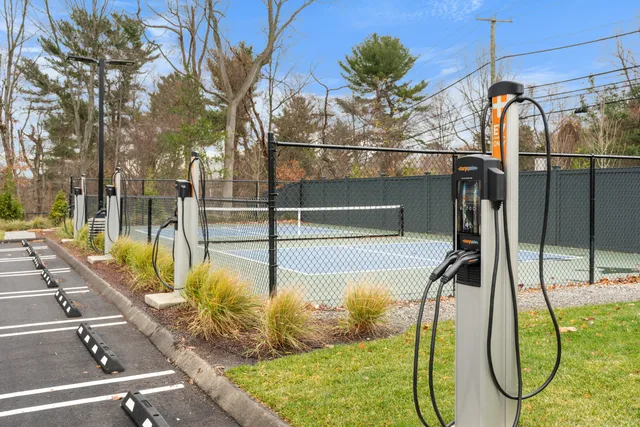 $3,550 | 5545 Park Avenue, Unit 221, Fairfield, CT 06825