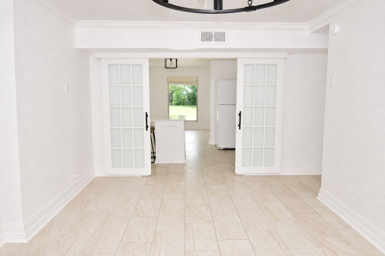 6027 Bluebell Circle Austin, TX 78741 - Photo 15 of 29
