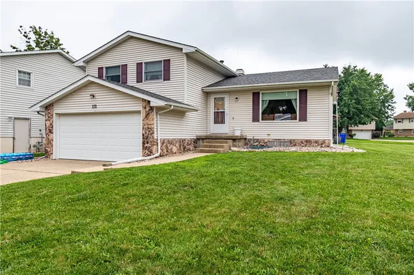 $199,900 | 131 White Pines Circle, Decatur, IL 62521