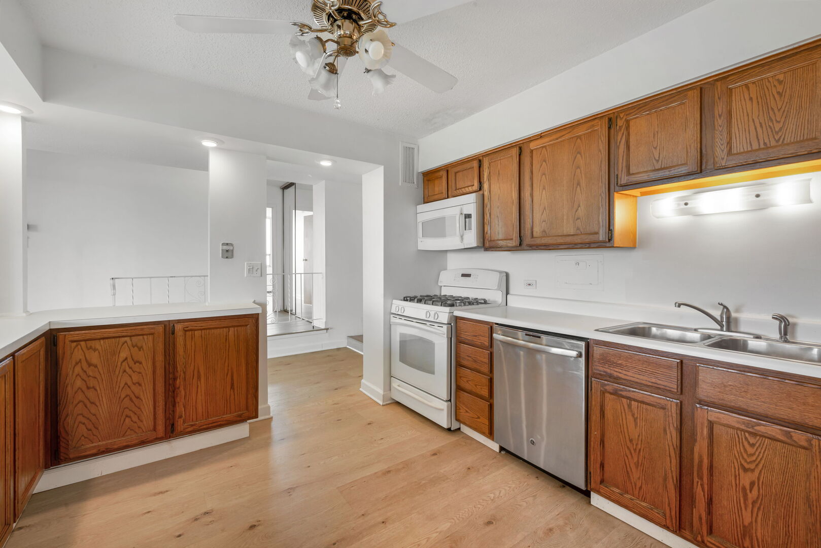 8809 Golf Road, Unit 8A Niles, IL 60714 - Photo 9 of 20