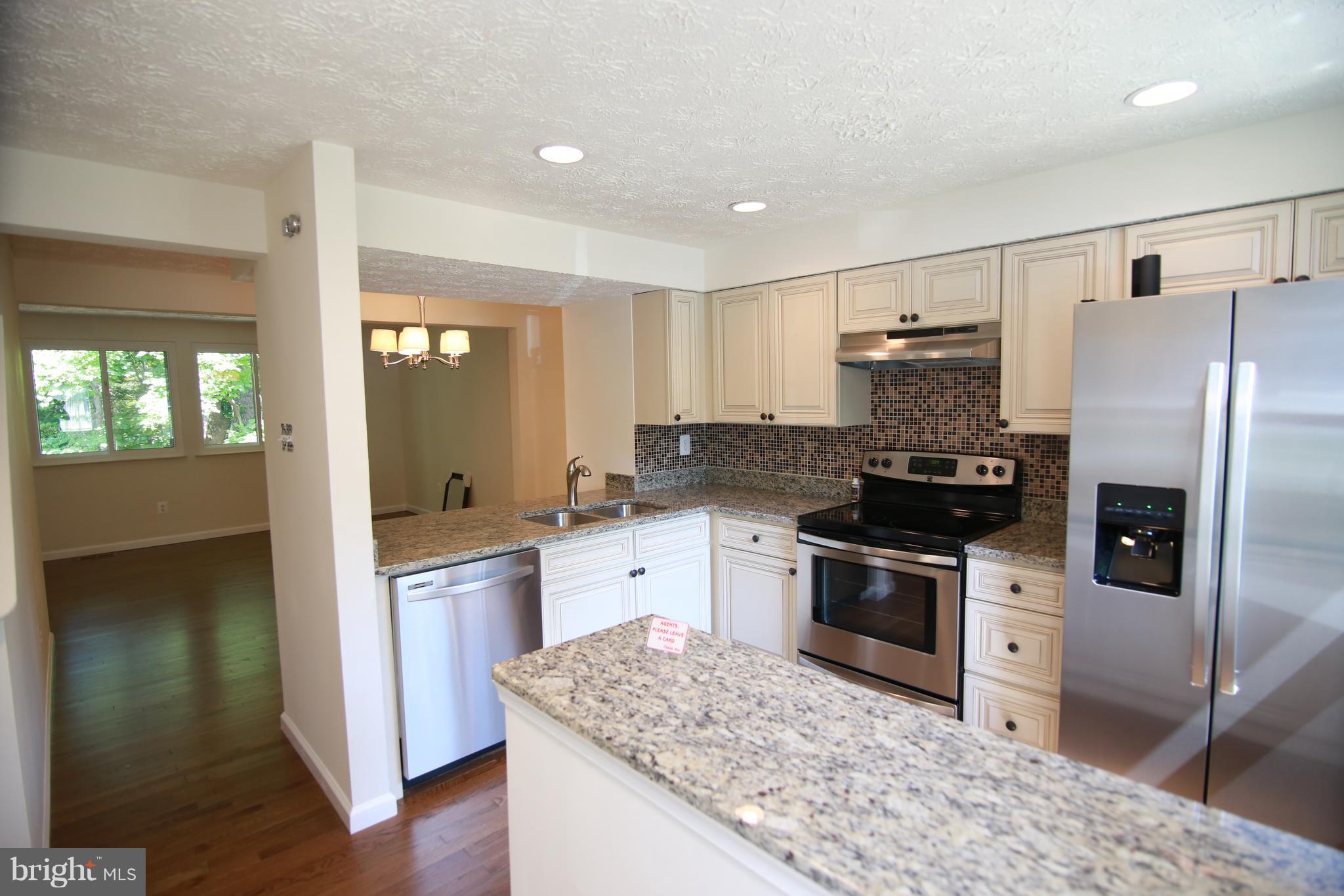 8070 Grandview Court Springfield, VA 22153 - Photo 4 of 24 Kitchen