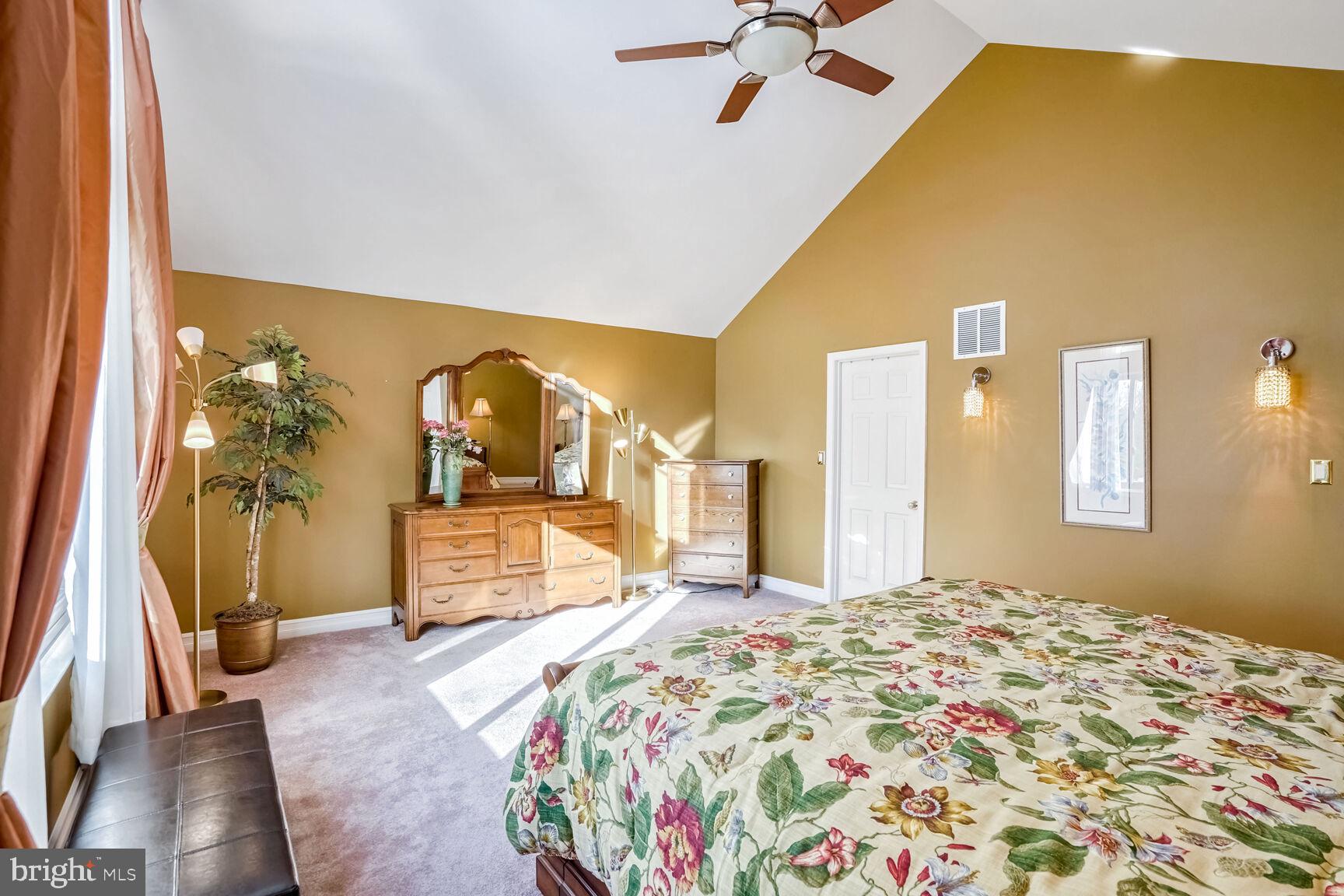 11284 Harbor Court, Unit 11284 Reston, VA 20191 - Photo 34 of 42 Gallery Image 34
