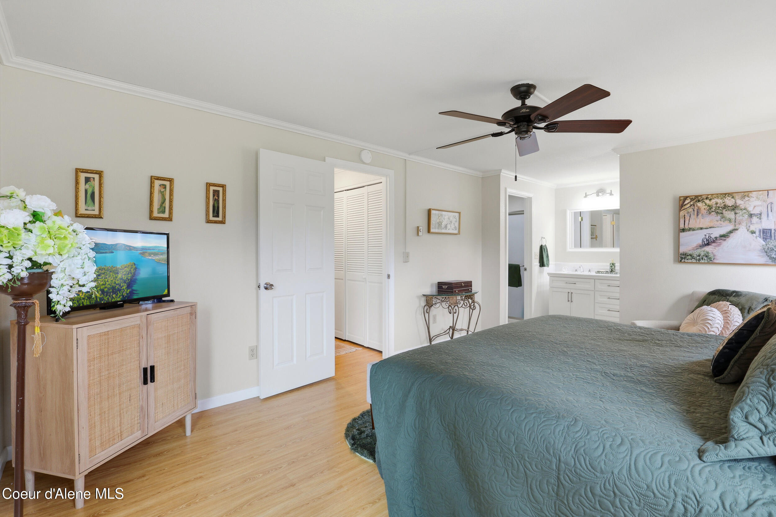 5299 West Green Court, Unit 9 Rathdrum, ID 83858 - Photo 20 of 37 Primary Bedroom