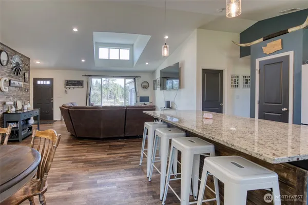 $549,000 | 280 West Newberry Lane, Elma, WA 98541