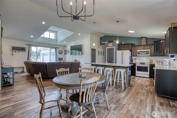 $549,000 | 280 West Newberry Lane, Elma, WA 98541