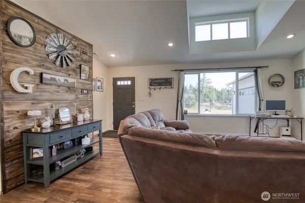 $549,000 | 280 West Newberry Lane, Elma, WA 98541