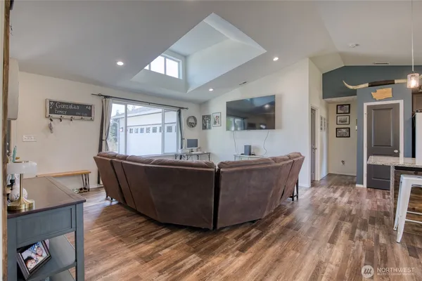 $549,000 | 280 West Newberry Lane, Elma, WA 98541