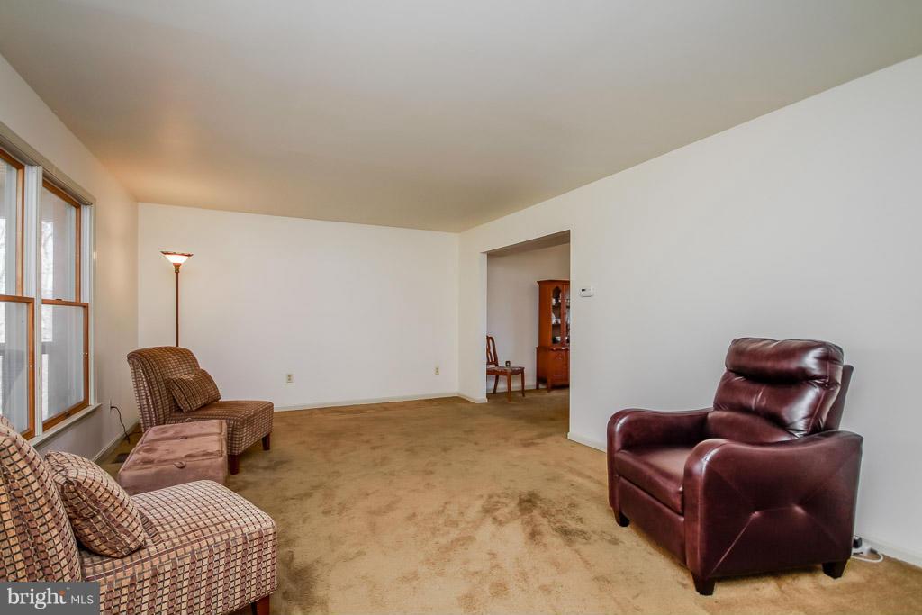 2667 Sandymount Road Finksburg, MD 21048 - Photo 12 of 30 a room with furniture