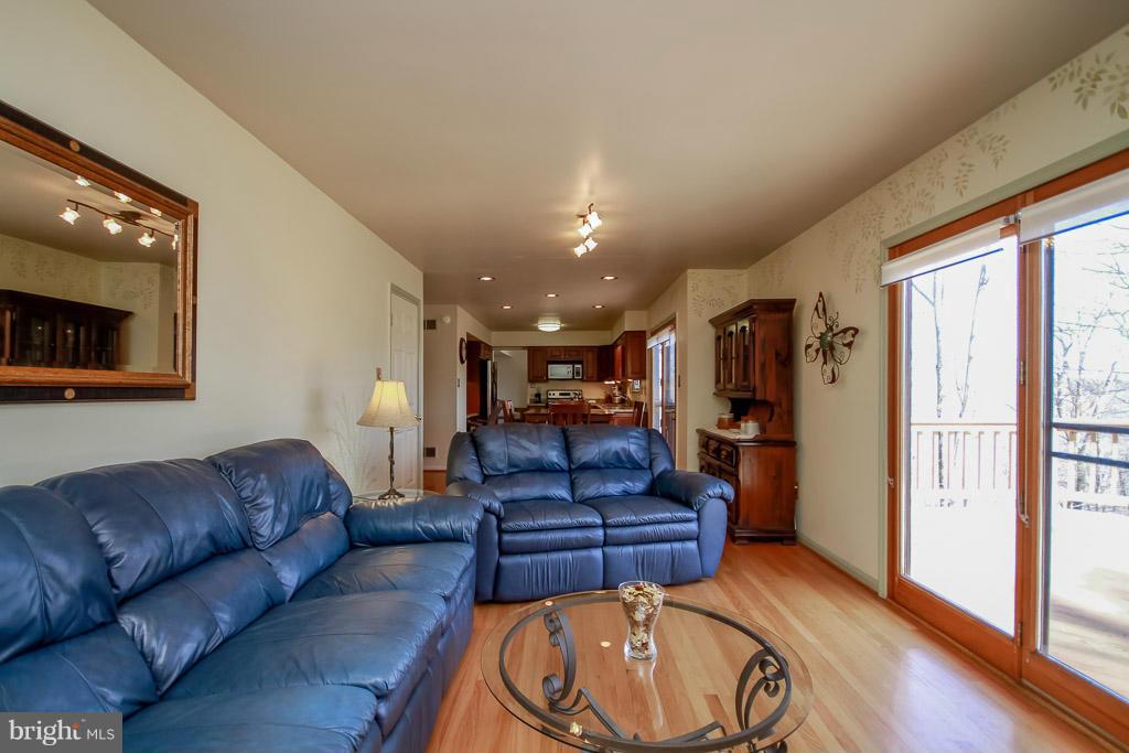 2667 Sandymount Road Finksburg, MD 21048 - Photo 20 of 30 a living room with furniture