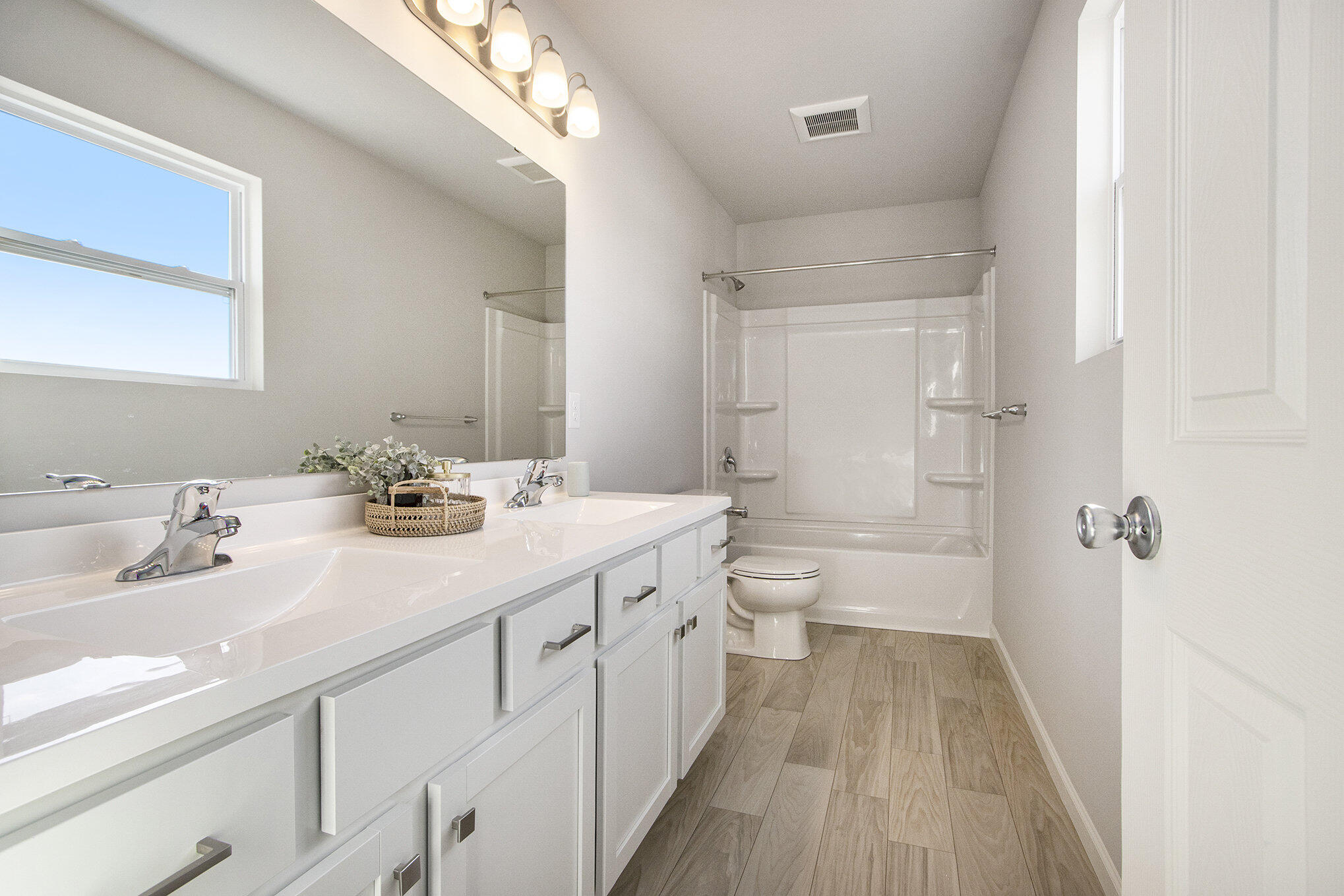 608 Arizona Boulevard Three Rivers, MI 49093 - Photo 14 of 53 22-CCF036-i1910-Primary Bath