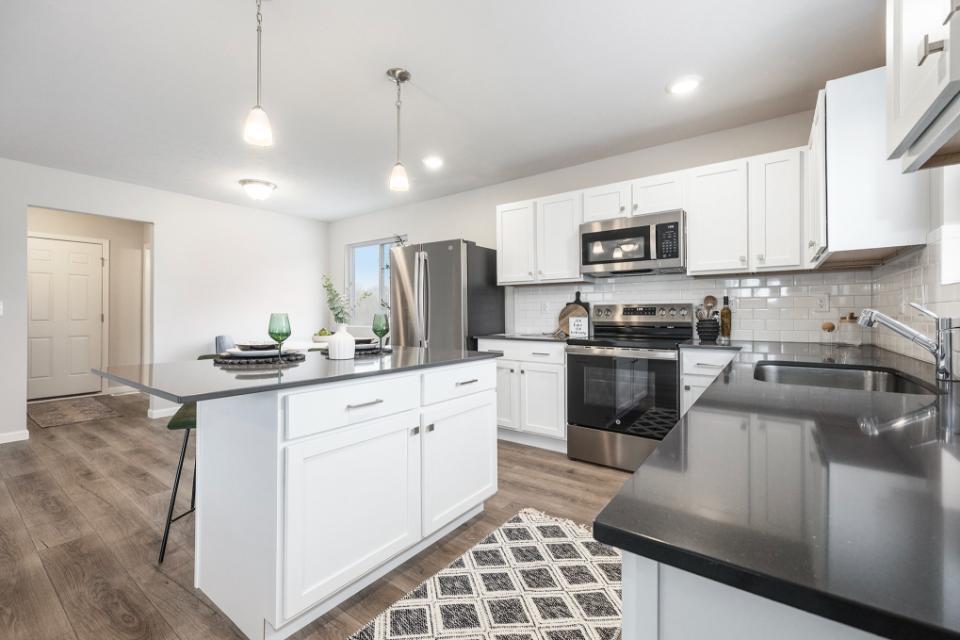 608 Arizona Boulevard Three Rivers, MI 49093 - Photo 32 of 53 8-WPT027-i1910-Kitchen5