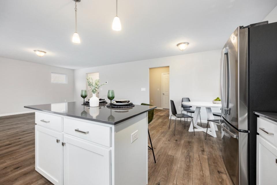 608 Arizona Boulevard Three Rivers, MI 49093 - Photo 33 of 53 9-WPT027-i1910-Kitchen6