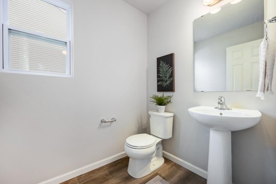 608 Arizona Boulevard Three Rivers, MI 49093 - Photo 40 of 53 27-WPT027-i1910-Powder Room