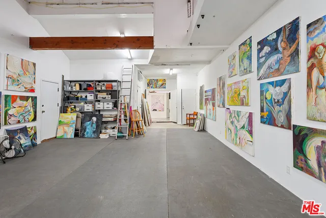 $3,000,000 | 2847 South Robertson Boulevard, Los Angeles, CA 90034