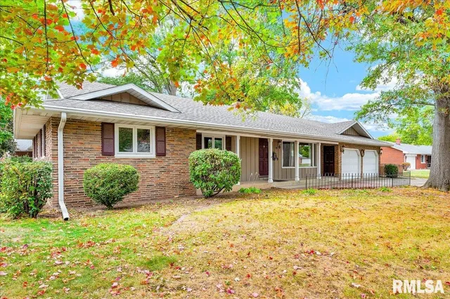 $243,500 | 619 North Hushaw Avenue, Chillicothe, IL 61523