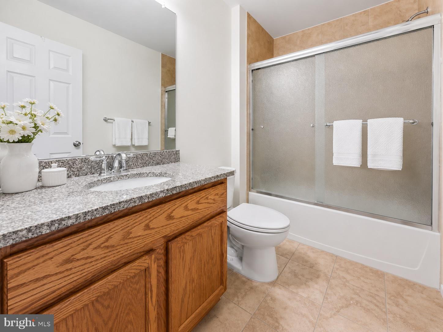 484 Rowan Street Warminster, PA 18974 - Photo 12 of 17 Shared Bath Virtually Staged