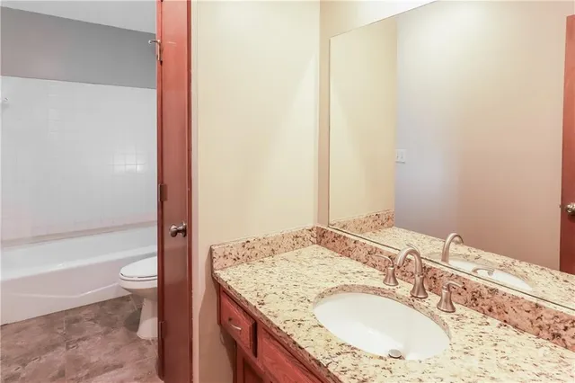 $1,835 | 14604 St Andrews Drive, Grandview, MO 64030