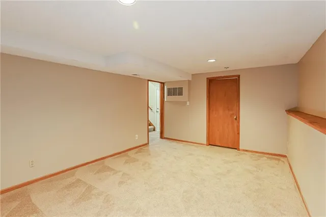 $1,835 | 14604 St Andrews Drive, Grandview, MO 64030