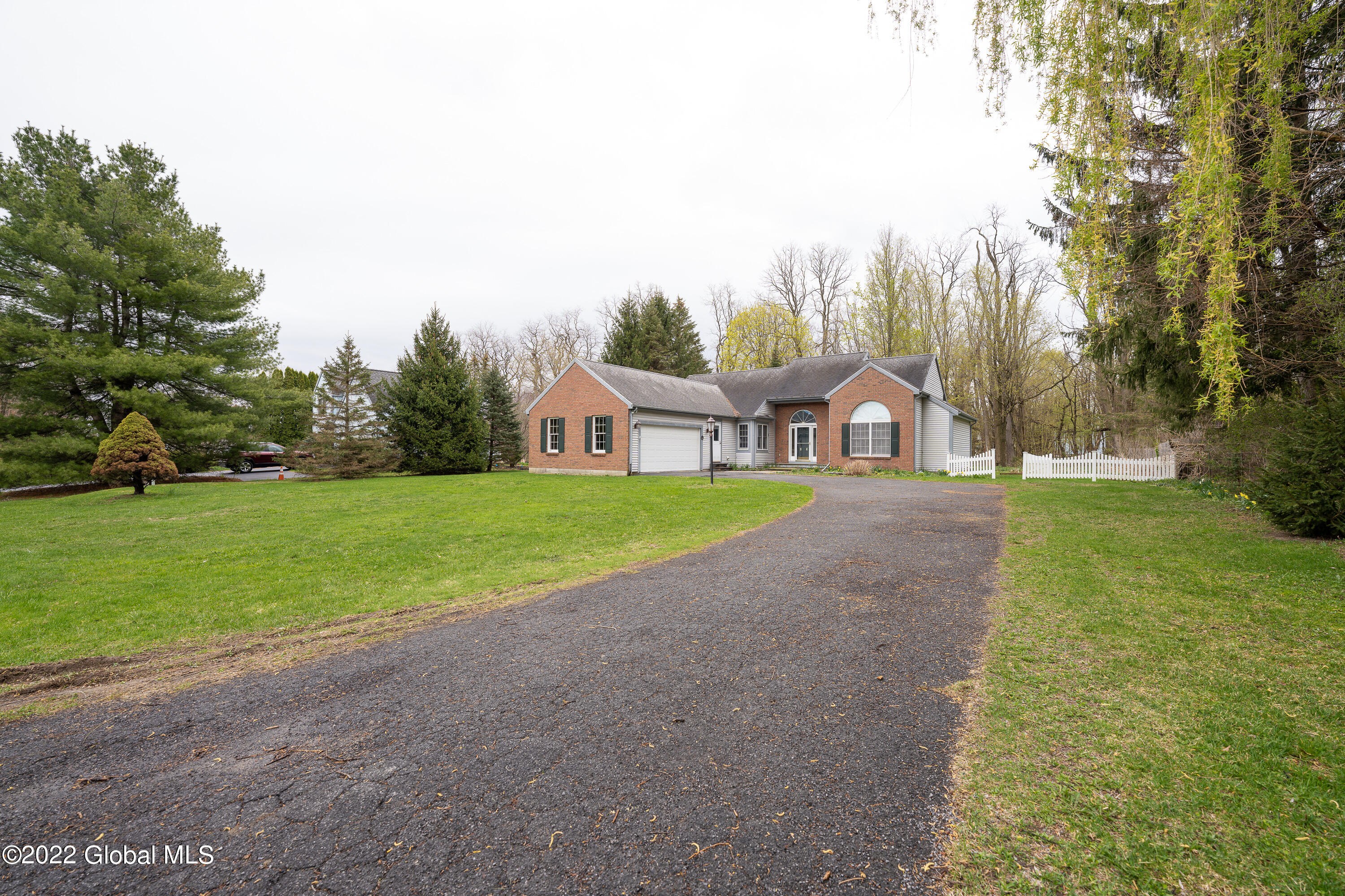 23 Gregg Road Altamont, NY 12009 - Photo 10 of 74 0 Front 4