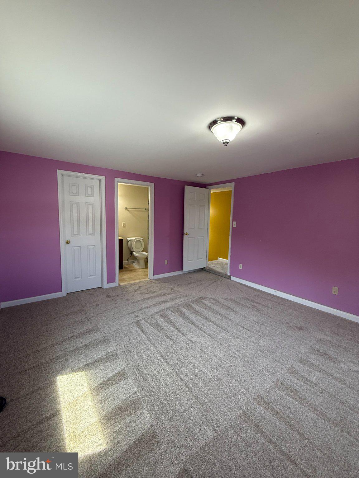 123 Winters Lane Baltimore, MD 21228 - Photo 16 of 28 Vibrant room with inviting hues.