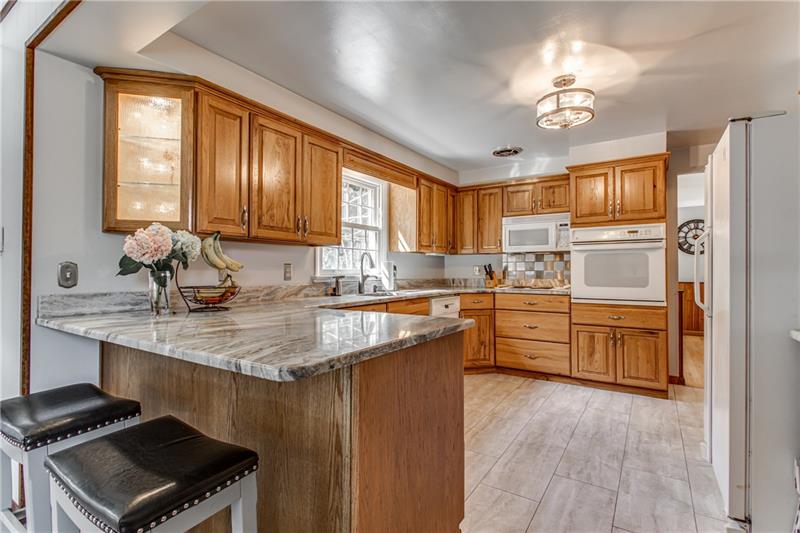 211 Sunridge Road Pittsburgh, PA 15238 - Photo 7 of 25 Gallery Image 7