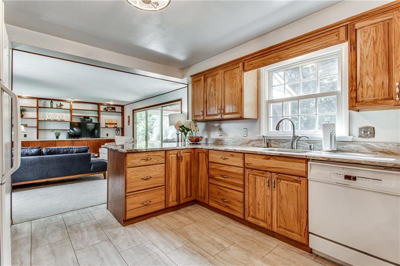 211 Sunridge Road Pittsburgh, PA 15238 - Photo 8 of 25 Gallery Image 8